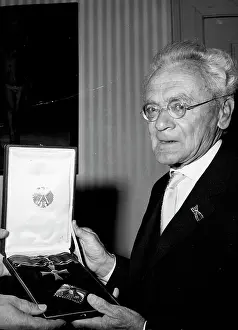 Frisch: Karl Von Frisch