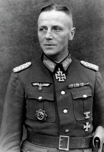 Distinction: Karl von Graffen, 1942