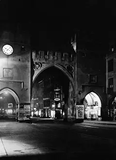 Karlsplatz: The Karlstor in Munich, 1930