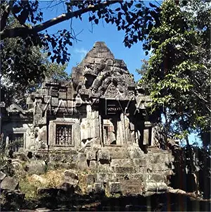 Phnom: KAT EK / KHMER RUINS