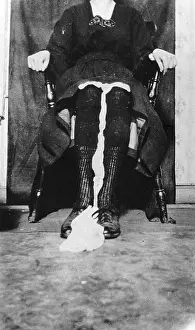 Psychic News: Kathleen Goligher exuding ectoplasm, Belfast