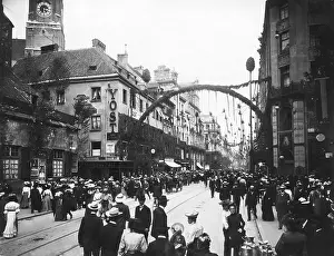 Shooters: Kaufingerstrasse in Munich on 5.7.1906