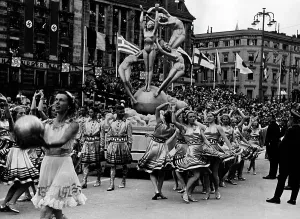 Crook: KdF parade in Hamburg, 1938