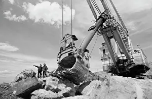 Excavator: Kedrovsky coal mine