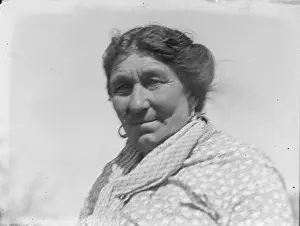 Kemnal: Kemnal Farm - Lady
