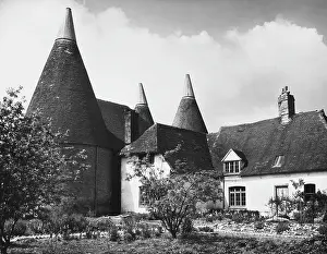 Oast: KENTISH OAST HOUSES