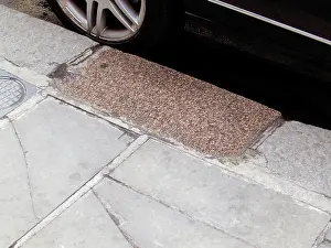 Thereby: Kerbstone marking cholera infected water pump