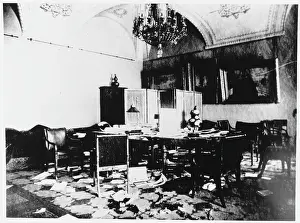 Kerensky: KERENSKY'S OFFICE