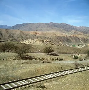 Douglas Dickins: KHYBER PASS/ALI MASJID