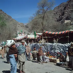Douglas Dickins: KHYBER PASS/ALI MASJID