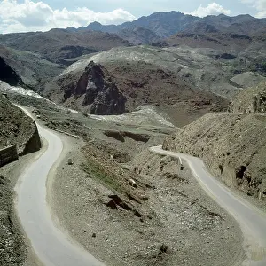 Douglas Dickins: KHYBER PASS/DESCENT