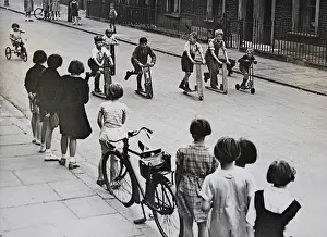 Scooters: Kick scooter race