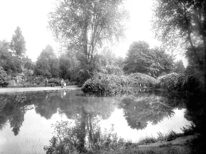 Brinton: Kidderminster, Brinton Park 1931