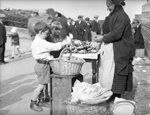 Cullercoats: Kids Buying Crabs
