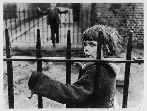 KIDS & RAILINGS