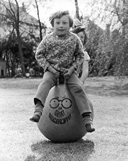 Springing: KIDS ON A SPACEHOPPER