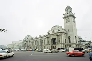 Kievsky: Kievsky Rail Terminal in Moscow, 1992