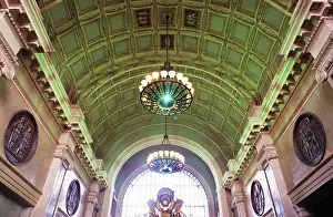 Halls: Kievsky Rail Terminal in Moscow, 1992