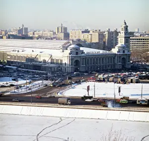 Terminal: Kievsky Rail Terminal in Moscow, 1994