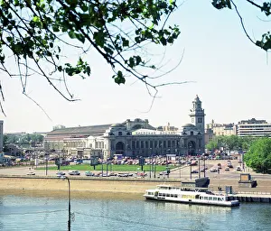 Terminal: Kievsky Rail Terminal in Moscow, 1996