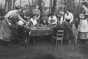 Kindergarden: Kindergarten during WWI, 1915