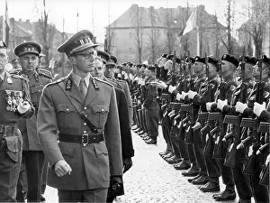 Euskirchen: King Baudouin visits Belgian troops in Germany