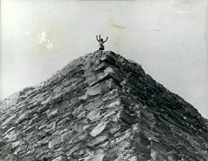 19600104: King of the Castle and Lord of the Pyramids