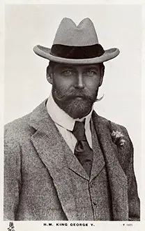 Homberg: King George V - tweed suit and hat