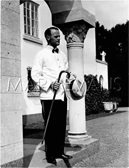 Manservant: KING GUSTAV'S HAT