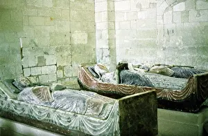 Aquitania: King Henry II tomb
