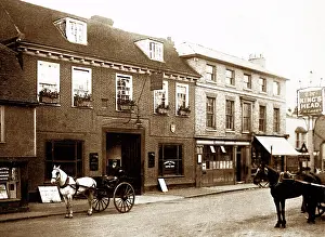 Ongar: Kings Head, Ongar early 1900's