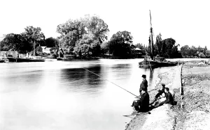 Downstream: Kingston upon Thames, Downstream from the Railway Bridge 189