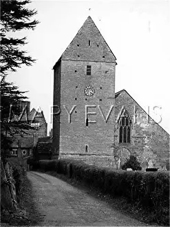 Aisles: KINNERSLEY CHURCH