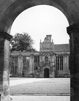 Winchelsea: KIRBY HALL COURTYARD
