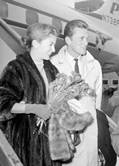 Vienna Schwechat: Kirk and Anne Douglas in Vienna