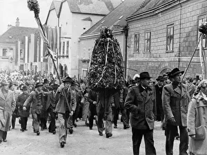 Almsgiving: Kirtag in Perchtoldsdorf. Lower Austria. About 1955