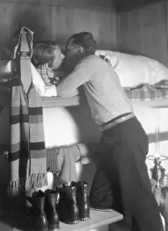 Goodnight: Kiss in an alpine hut