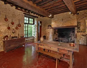 Trois: Kitchen, Chateau de Castelmore, Lupiac, Gers, Occitania
