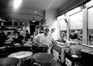 Saroch: Kitchen with cooks preparing lunch