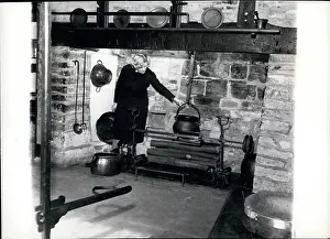 Minder: Kitchen of Shakespeare's birthplace, Stratford-on-Avon