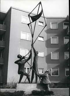 Lankwitz: Kite flying sculpture by Ursula Forster, Berlin