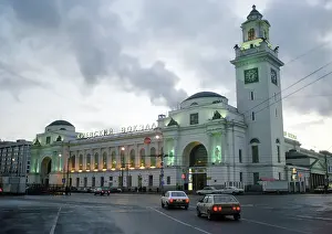 Miklyayev: Kiyevsky railway terminal in Moscow, 1998