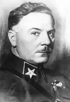 Survived: Kliment Voroshilov, 30s