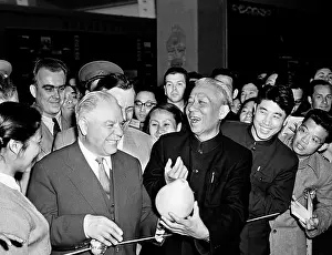 Stuzhin: Kliment Voroshilov visiting China