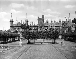 Pseudo: KNEBWORTH HOUSE