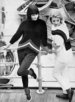 Chevron: Knitted sweaters by Dior