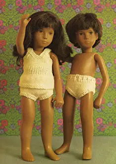 Creepy: Knitted underwear for dolls