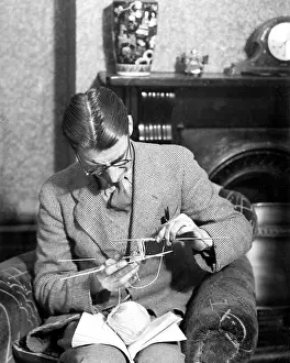Bespectacled: KNITTING BOFFIN