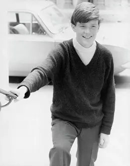 Pullover: Knitting pattern shoot - circa 1962