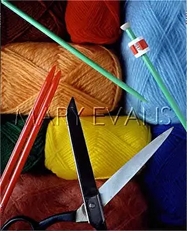 Knitter: KNITTING WOOL & NEEDLES
